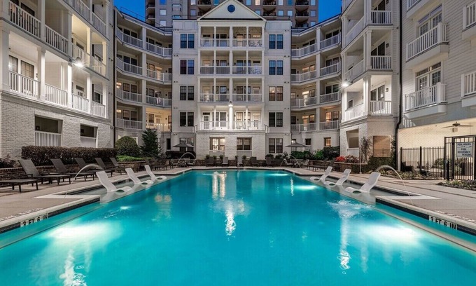 Buckhead Apartment | CLEAN 1BD ROOM APT IN BUCKHEAD, STATE FARM ARENA, LENOX w LUXURY POOL AND GYM