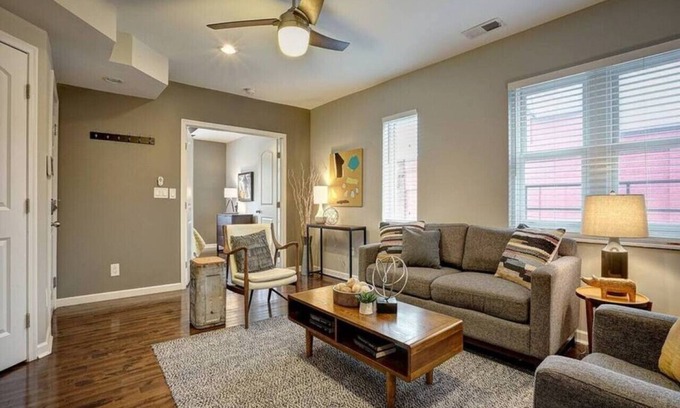 Mount Auburn Apartment | Clean & Bright 2BR near downtown