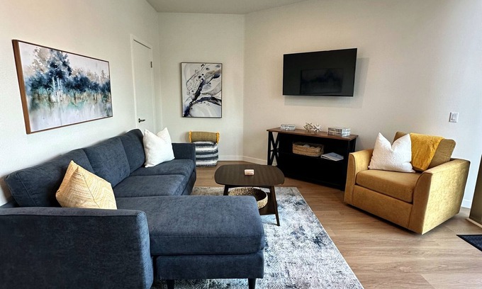 Point Loma Heights Apartment | Clean, bright, with large exclusive patio, parking, close to airport and beach