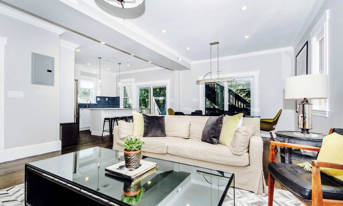 Dorchester House | Clean, Contemporary Duplex | Sleeps 17