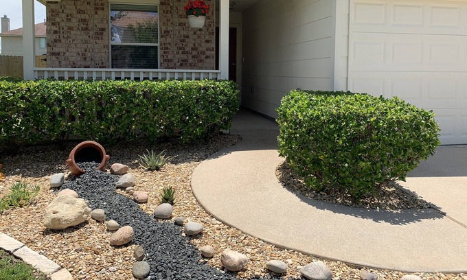 Wellborn House | Clean cozy home in South College Station!