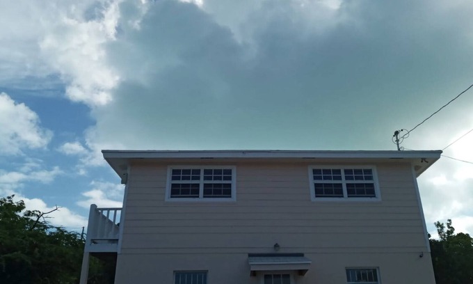 George Town House | Clean, cozy, quiet 2/1. Sleeps 2 guest only