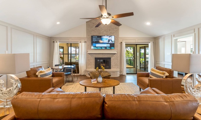 North Richland Hills House | Clean, modern, luxury 4 bed room home on the water with pingpong table/Smart TVs