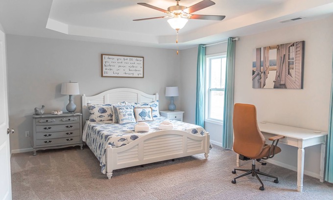 Hampstead House | Clean New Townhome: Comfort and Convenience Await!