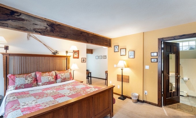 Telluride Hotel | Clean, Spacious Suite in Prime Riverside Location