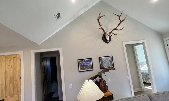 Oxford Cabin | Clear Creek: Sardis Lake- 3 Bedroom Cabin