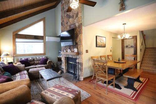 Lincoln House | Clearbrook 2, Lincoln