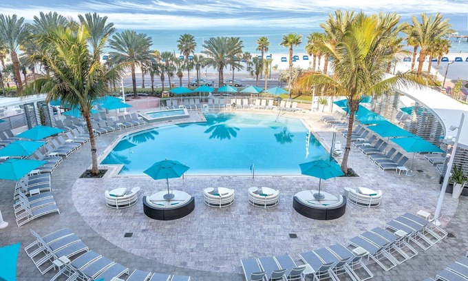 Clearwater Beach Apartment | Clearwater Beach prime location with private access to beach