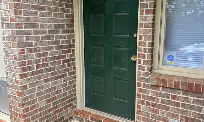 Pendleton Apartment | Clemson GAME DAY & Tailgates + Lake Life – 2BR Townhome Stay
