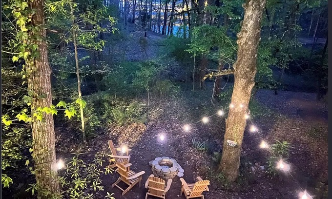 Anderson House | Clemson|LakeAccess|ParkPass|PizzaOven|YouTubeTV|King|Kayaks|EV