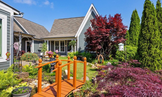 Clemson Cottage | Clemson Lover's Dream Cottage