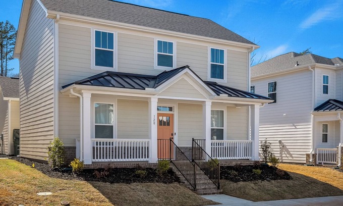 Central House | Clemson's Golden Door Retreat, minutes from campus!