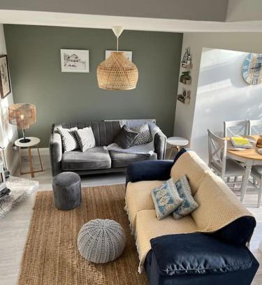 Clifden House | Clifden Charm ,3 Bedrooms , 4 Beds,2 Bathrooms