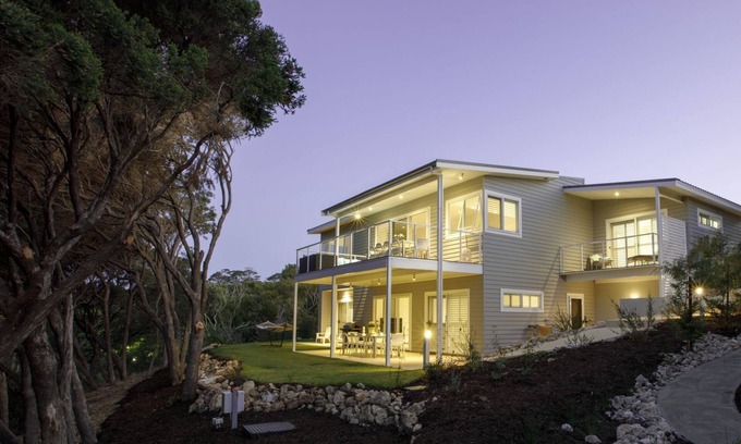 Yallingup House | Cliff Beach House, luxury Yallingup accommodation in secluded private estate