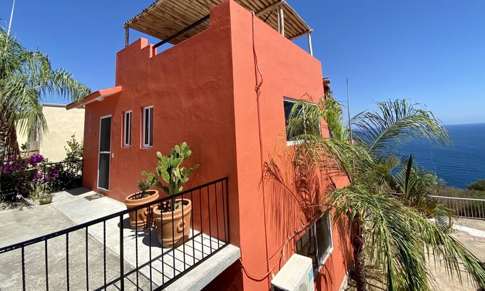 Puerto Angel Villa | Cliff Side Villa With Views of the Pacific - Walk To Beach!