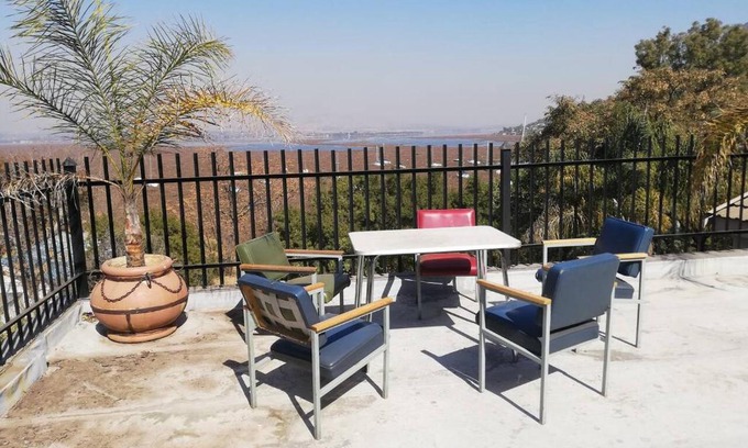 Schoemansville Apartment | Cliffs of Moher Suite