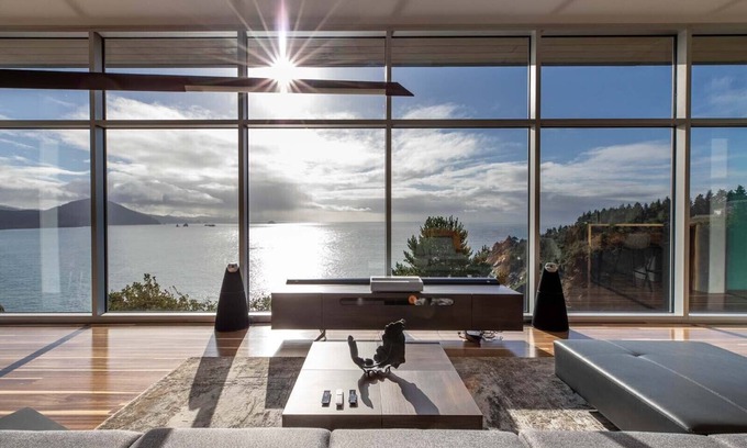 Port Orford House | Cliffside Glass House Ocean Views Hot Tub Gym