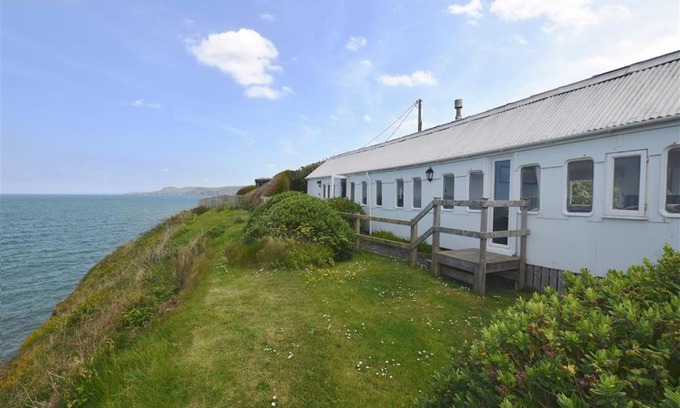 Aberporth House | Clifftop Carriage