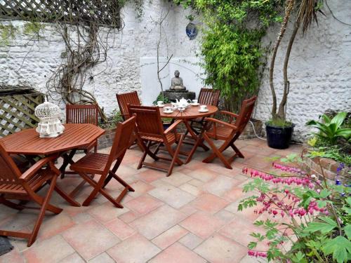 Montpelier House | Clifton Cottage - by Brighton Holiday Lets