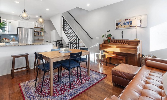 Whitman House | Close 2 Stadiums/Center City/3bd/3ba/Outdoor Area