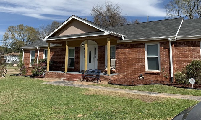 Riverdale House | Close Charmer