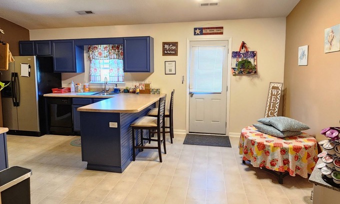 Richlands House | Close enough, come visit!