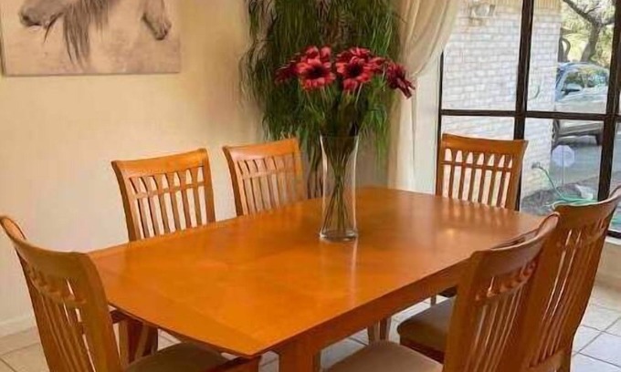 Hidden Creek House | Close to 6 Flags Airport & Downtown 3BR sleeps 10