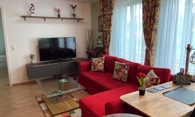 Schoenefeld Apartment | Close to BER/Adlershof airport in a quiet location; freeway transportation;