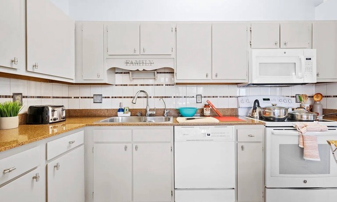 Summerville House | Close to Everything, No Stairs, One Level Living!n