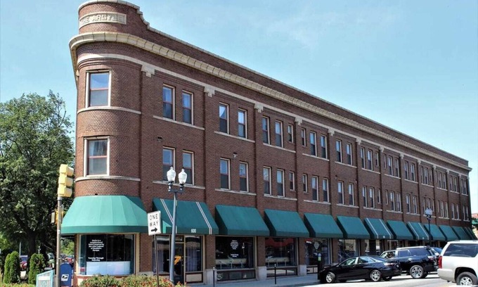 Chatham-Arch Apartment | Close to Gainsbridge and Lucas Oil