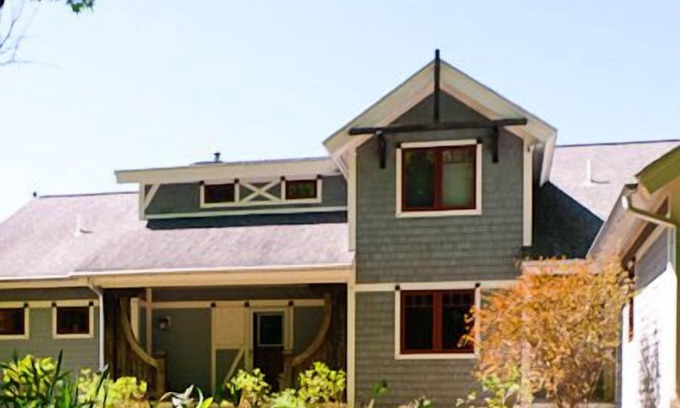 Empire House | Close to Glen Arbor, Empire, and National Lakeshore