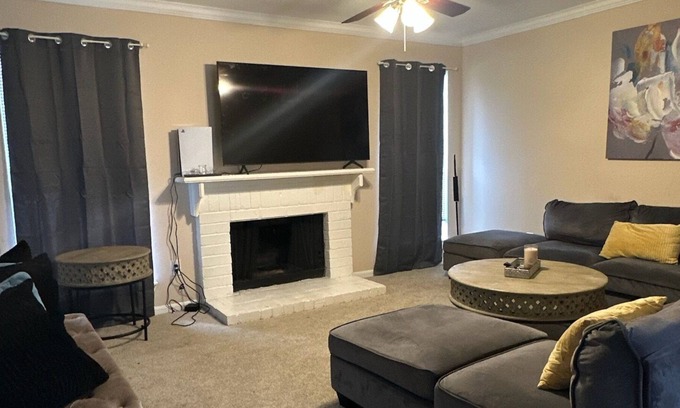 Atascocita House | Close to Houston-Bush airport! Family sized townhome on golf course