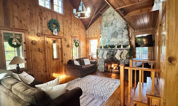 Michigan City Cabin | Close to New Buffalo, South Bend, Walk to Lake