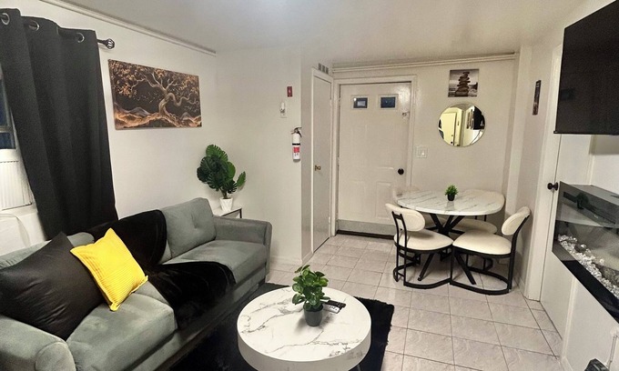 Ironbound District Apartment | Close to NYC/EWRAirport. 3-bedroom, 1-bath. Washer/dryer available! Sleeps 6+