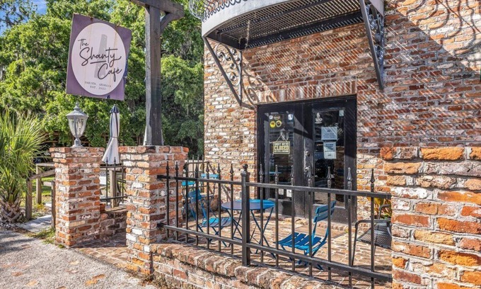 Darien Apartment | Close to River, In downtown, coffee shop on lower level of building, close to food walking distance