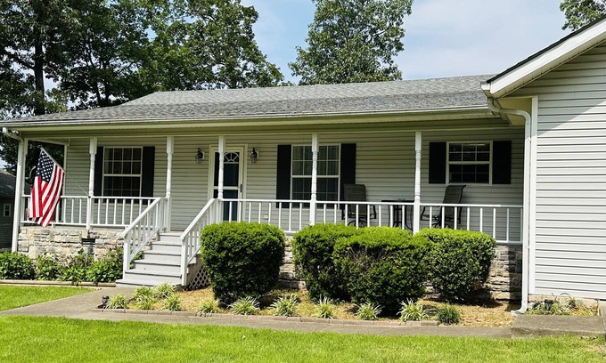 Heber Springs House | Close to Sandy Beach, and Dam Site Marina. Great home for friends and family