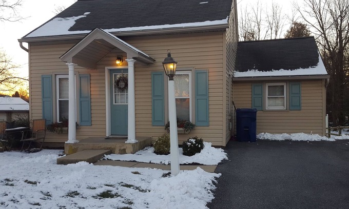 Witmer Cottage | * Close to Sight and Sound Theater Mother's day weekend available