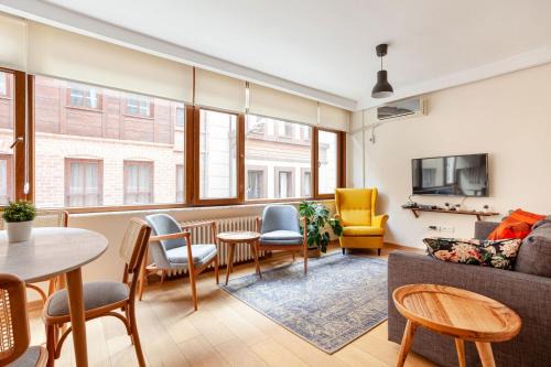 Kabatas Apartment | Close to Taksim; Cosy 1br apt