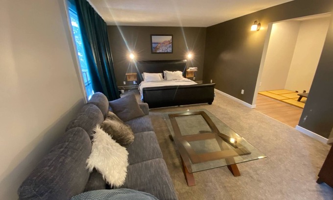 Southwest Edmonton House | Close To Whyte University New Renovation