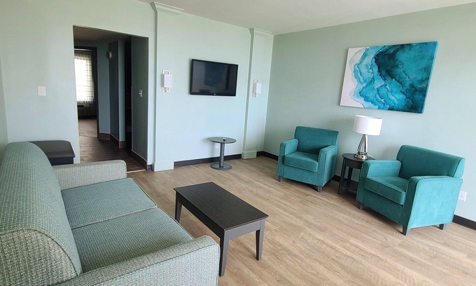 Kill Devil Hills Apartment | Closed for renovations!