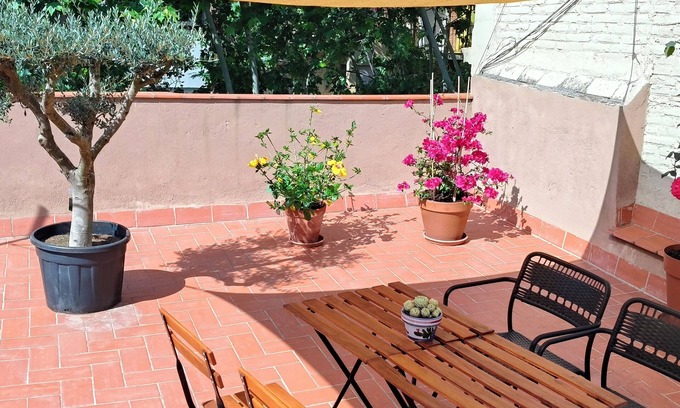 el Camp d'en Grassot i Gracia Nova Apartment | Closed to Sagrada Familia, Park Güell