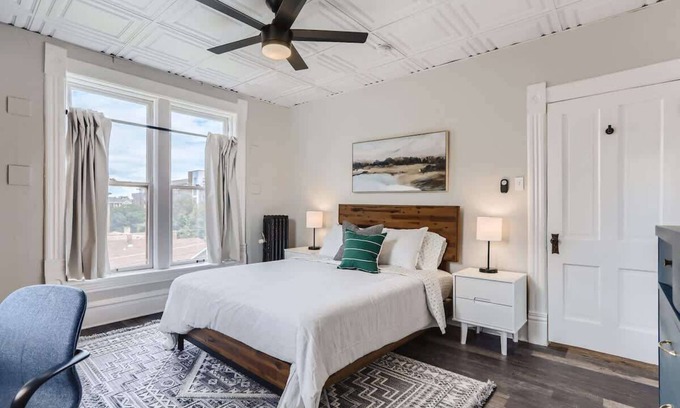 City Park Apartment | Cloud by Modern Midstay/1Block to City Park #C11