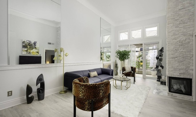 Airport Area Condo | CLOUD NINE Comfort & Elegance Penthouse Condo