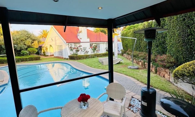 Greater Johannesburg Metropolitan Area Cabin | clouds 52 lodge