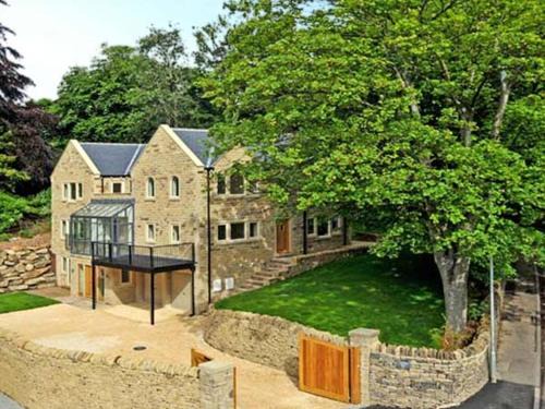 Almondbury House | Clouds Hill