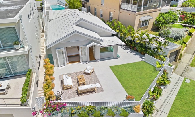 Clovelly House | Clovelly Coastal Charm
