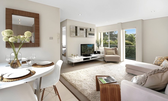 Clovelly Apartment | Clovelly- VELLY Clovelly Road - Coastal 1BR Apartment with Balcony Parking Steps from Clovelly Beach