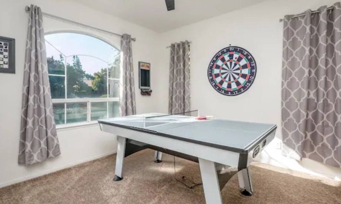 Fresno House | Clovis House | 2 Car Garage | Backyard | 4BR /2BTH