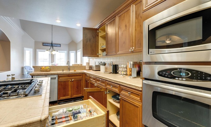 Clovis Cottage | Clovis Retreat w/Patio & Yard ~ 3 Mi to Old Town!