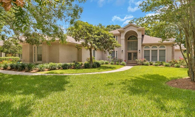 Sawgrass House | Club Views - Pet-friendly 5BR w/pool & BBQ patio